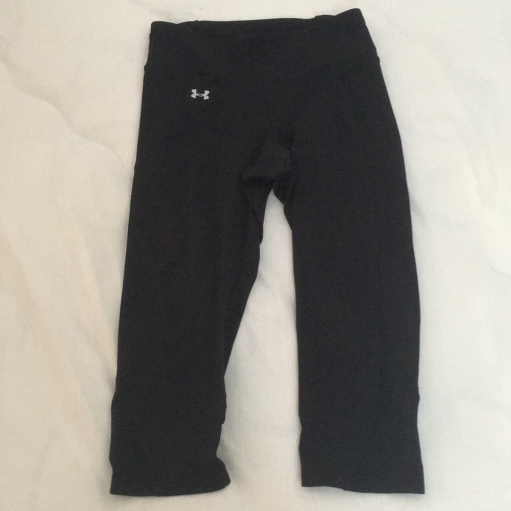 Underarmor Cropped Athletic Leggings